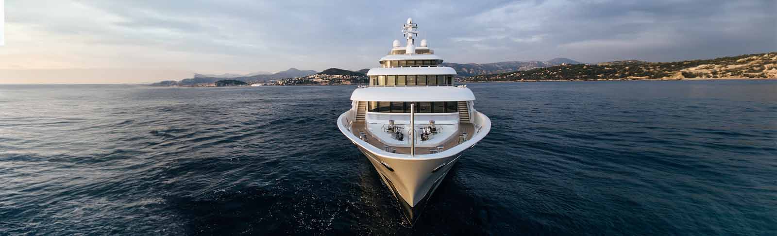 Yacht crew banking made easy hero banner image